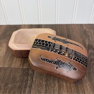 Vintage Hand Carved Soapstone Trinket Box Kenya Africa Lizard Iguana Tribal